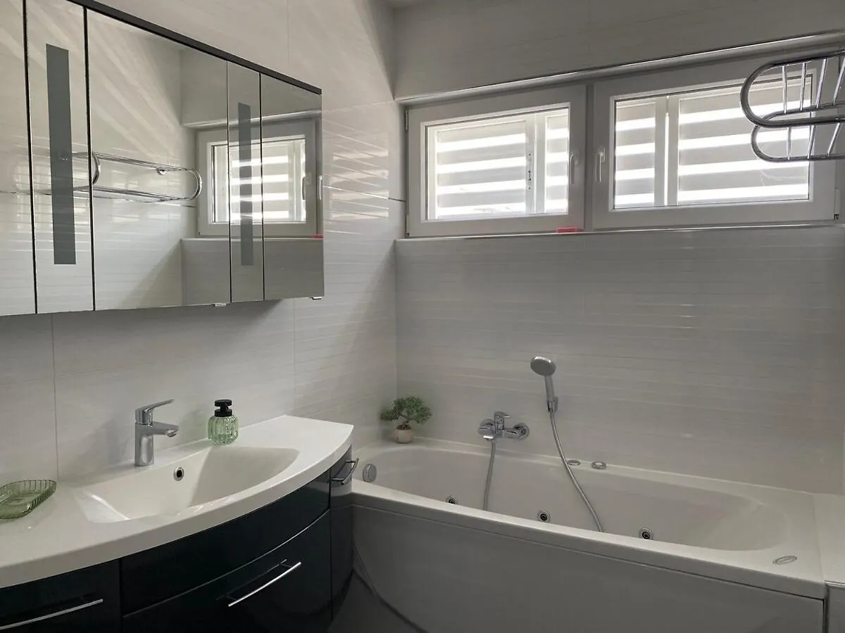 Villa Inami Mandre 0*,  Hırvatistan